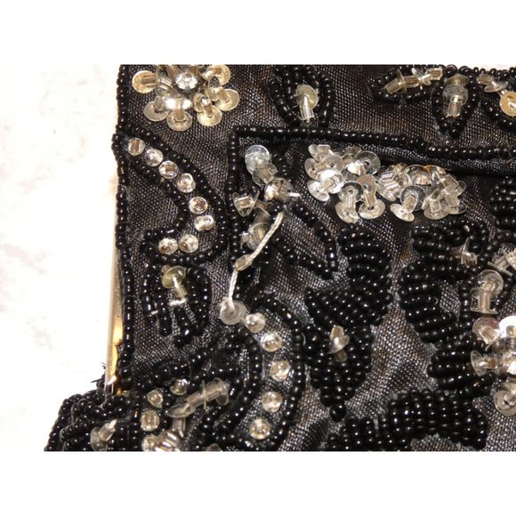 Vintage Black and White Beaded Clutch handbag with Metal strap - Picture 3 of 4